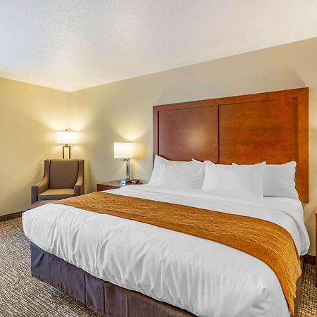 Comfort Inn Dekalb - Adjacent The University المظهر الخارجي الصورة
