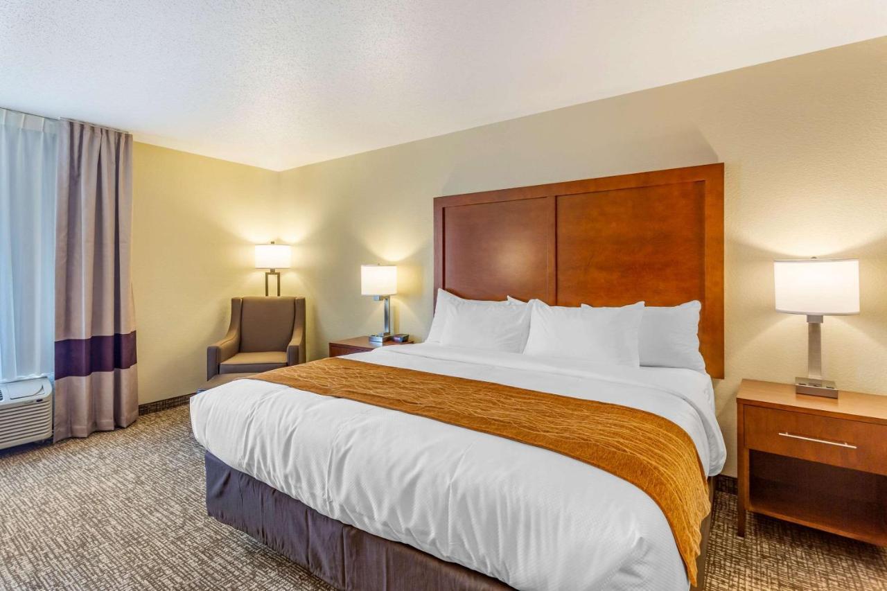 Comfort Inn Dekalb - Adjacent The University المظهر الخارجي الصورة