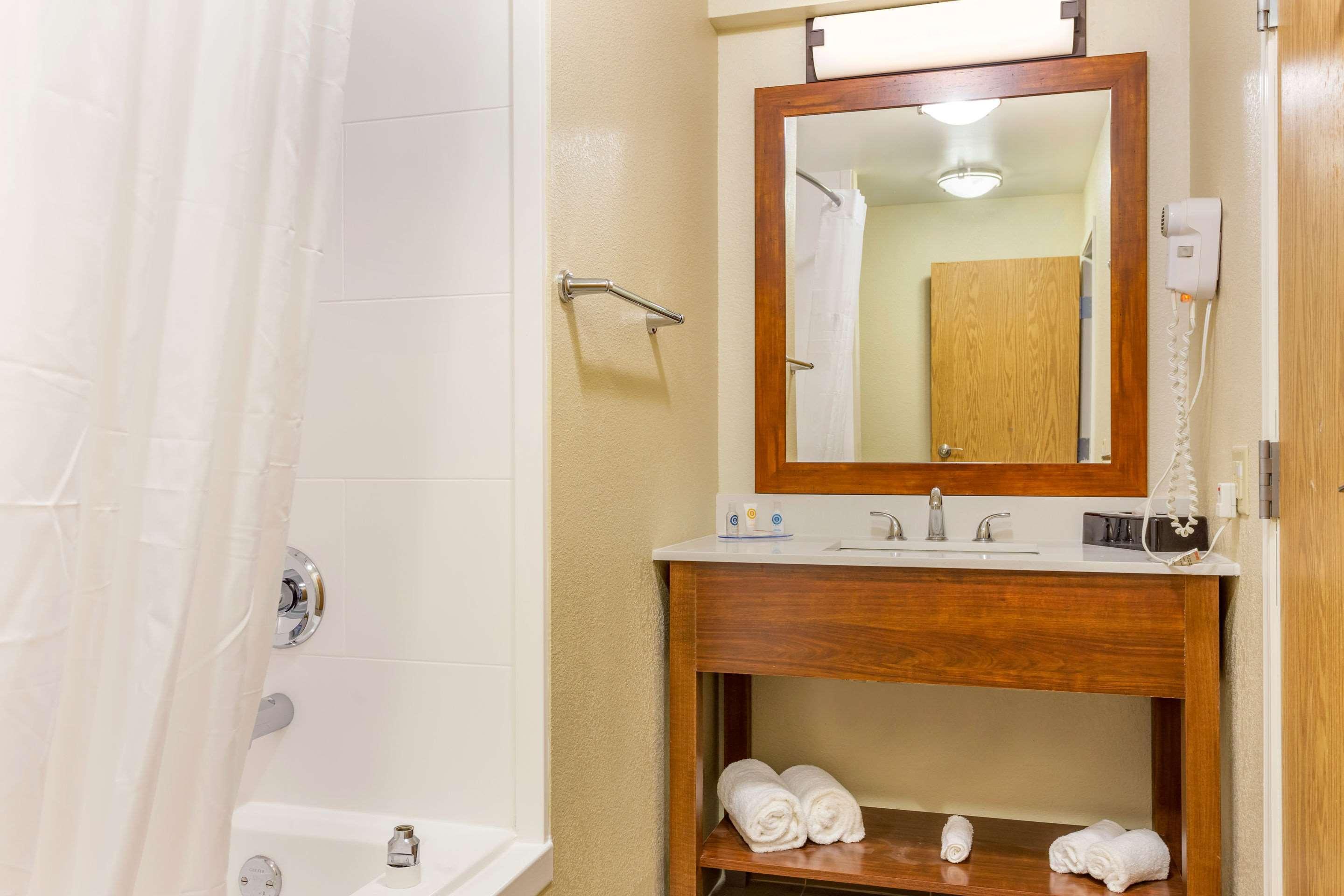 Comfort Inn Dekalb - Adjacent The University المظهر الخارجي الصورة
