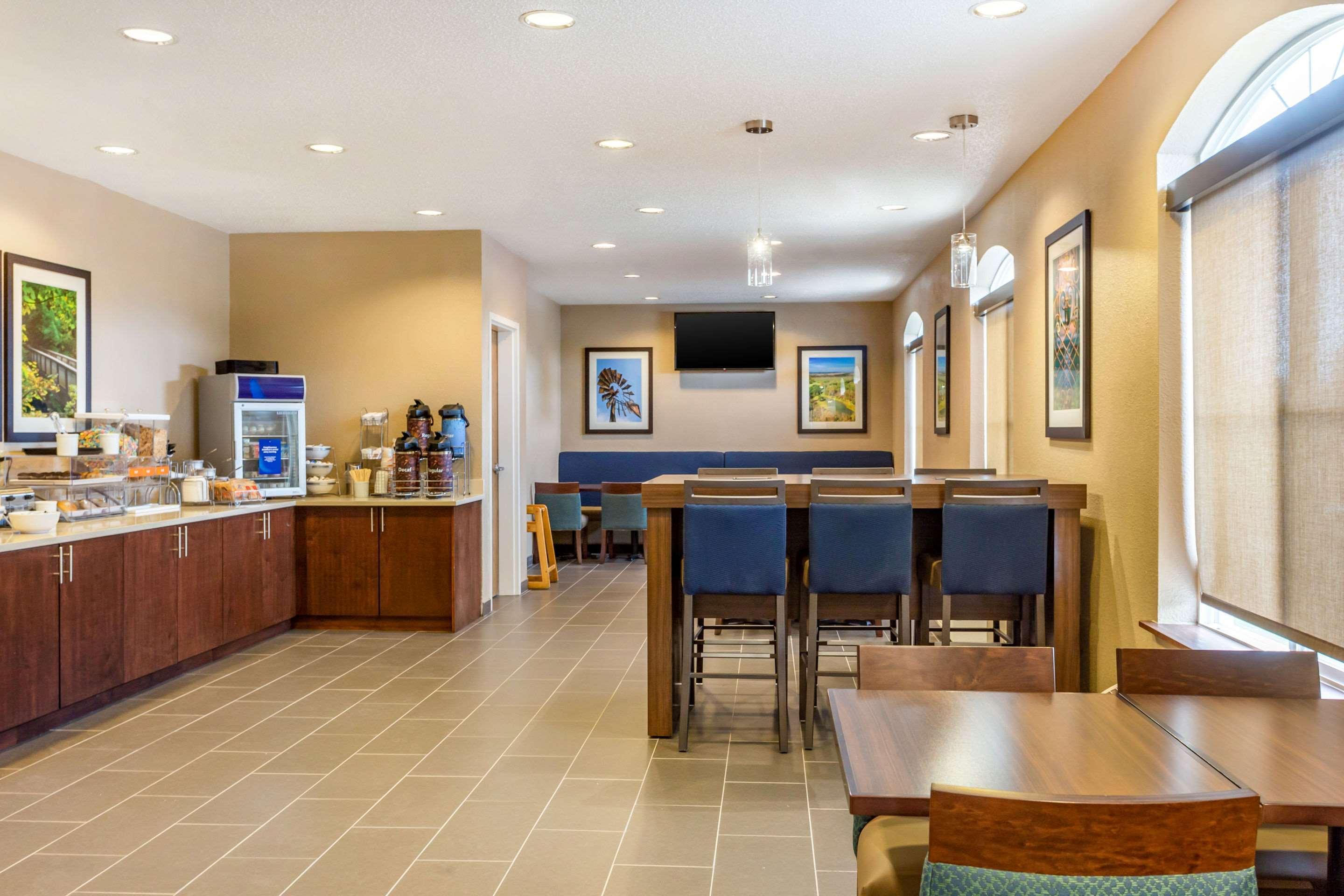 Comfort Inn Dekalb - Adjacent The University المظهر الخارجي الصورة