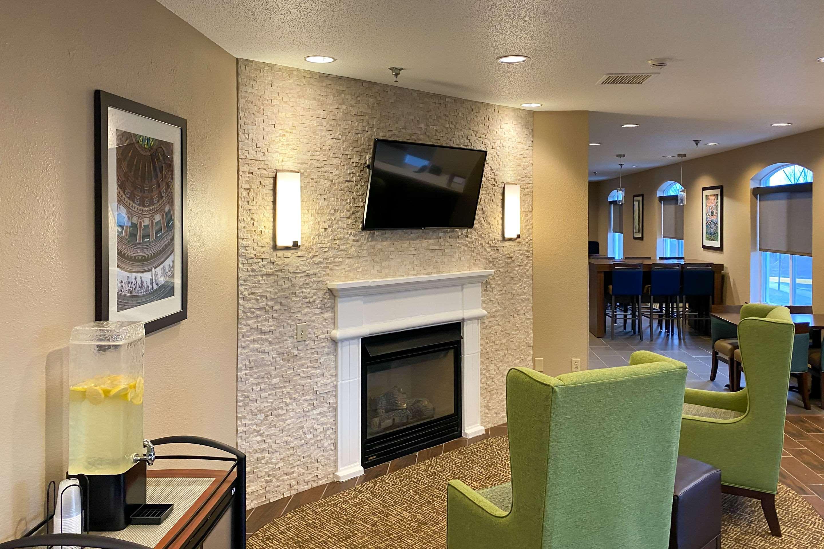 Comfort Inn Dekalb - Adjacent The University المظهر الخارجي الصورة