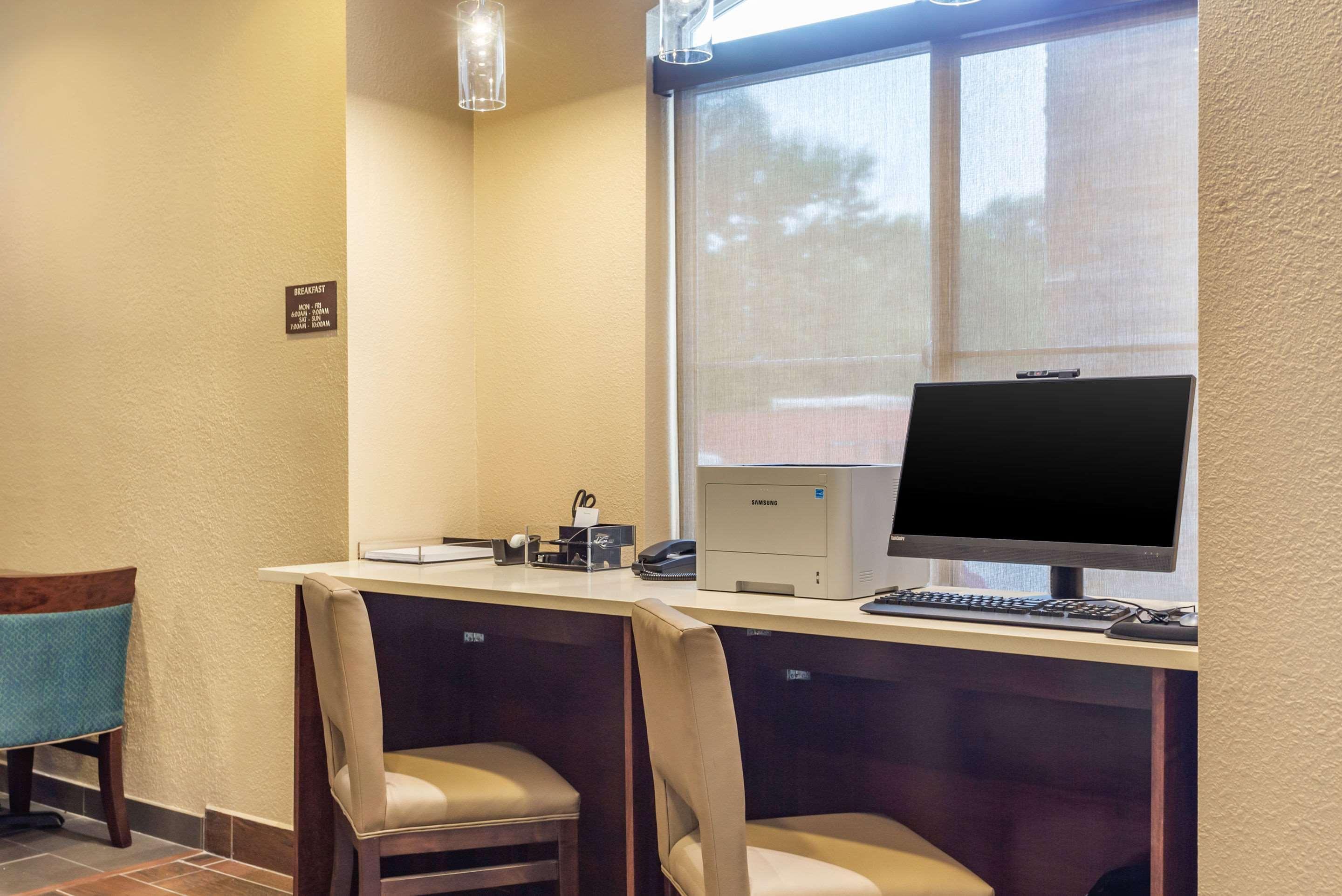 Comfort Inn Dekalb - Adjacent The University المظهر الخارجي الصورة