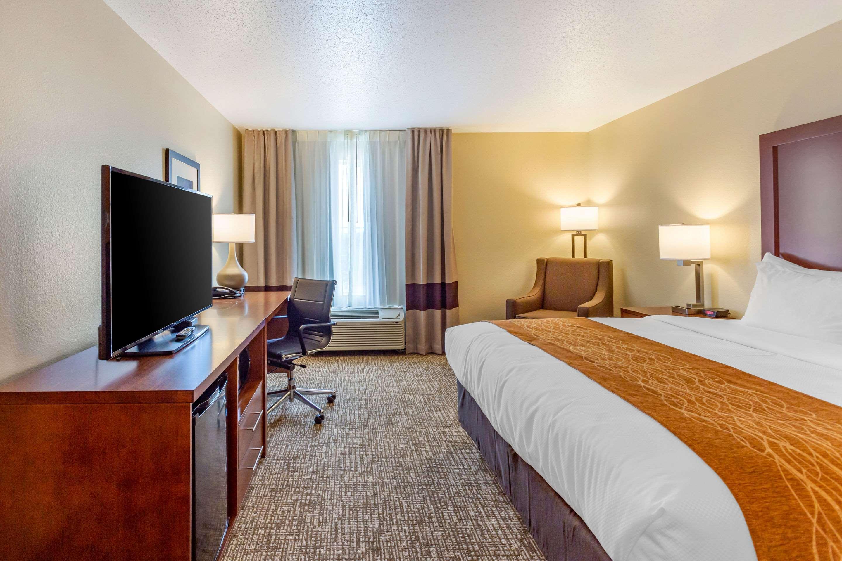 Comfort Inn Dekalb - Adjacent The University المظهر الخارجي الصورة