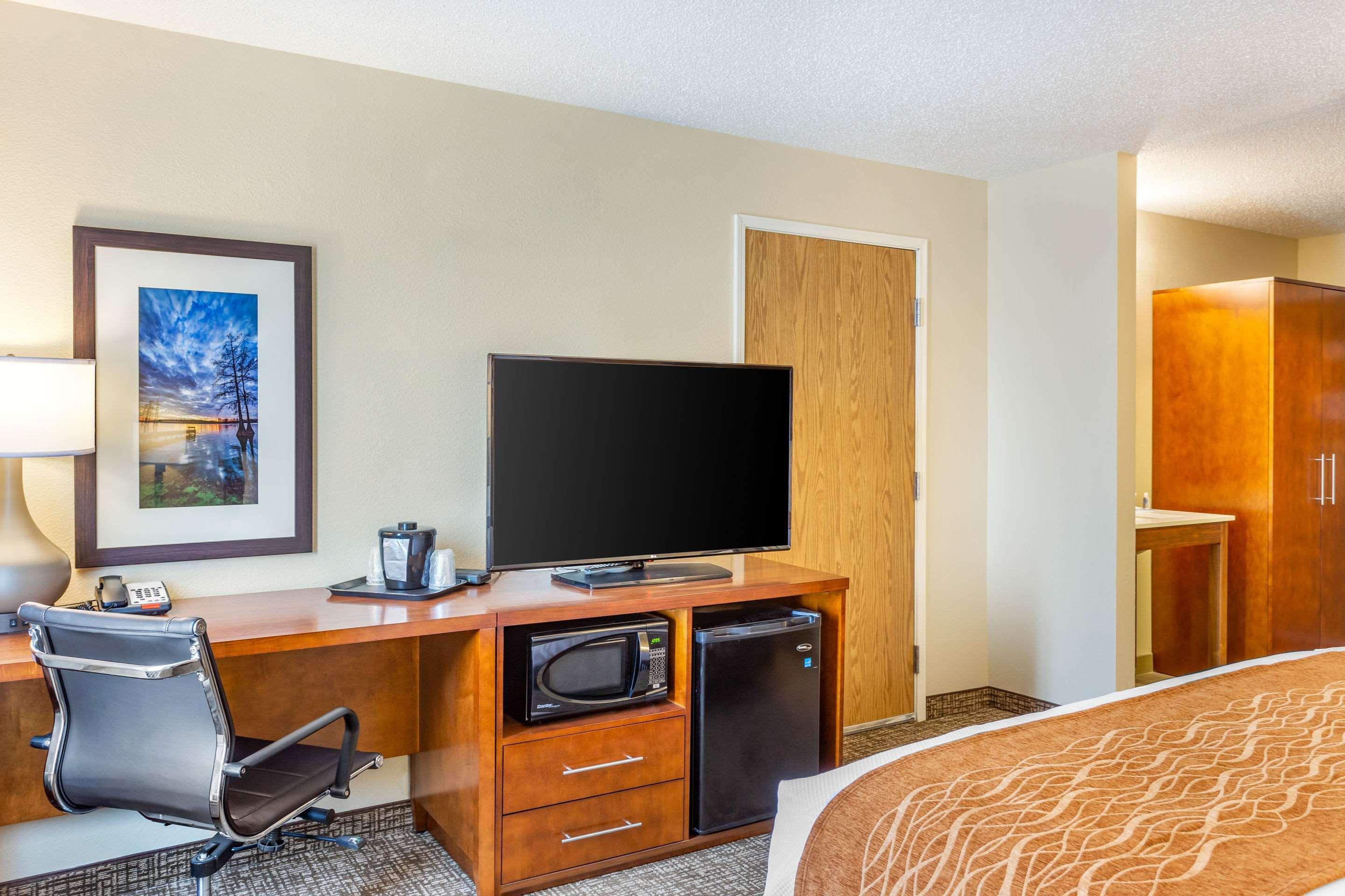 Comfort Inn Dekalb - Adjacent The University المظهر الخارجي الصورة