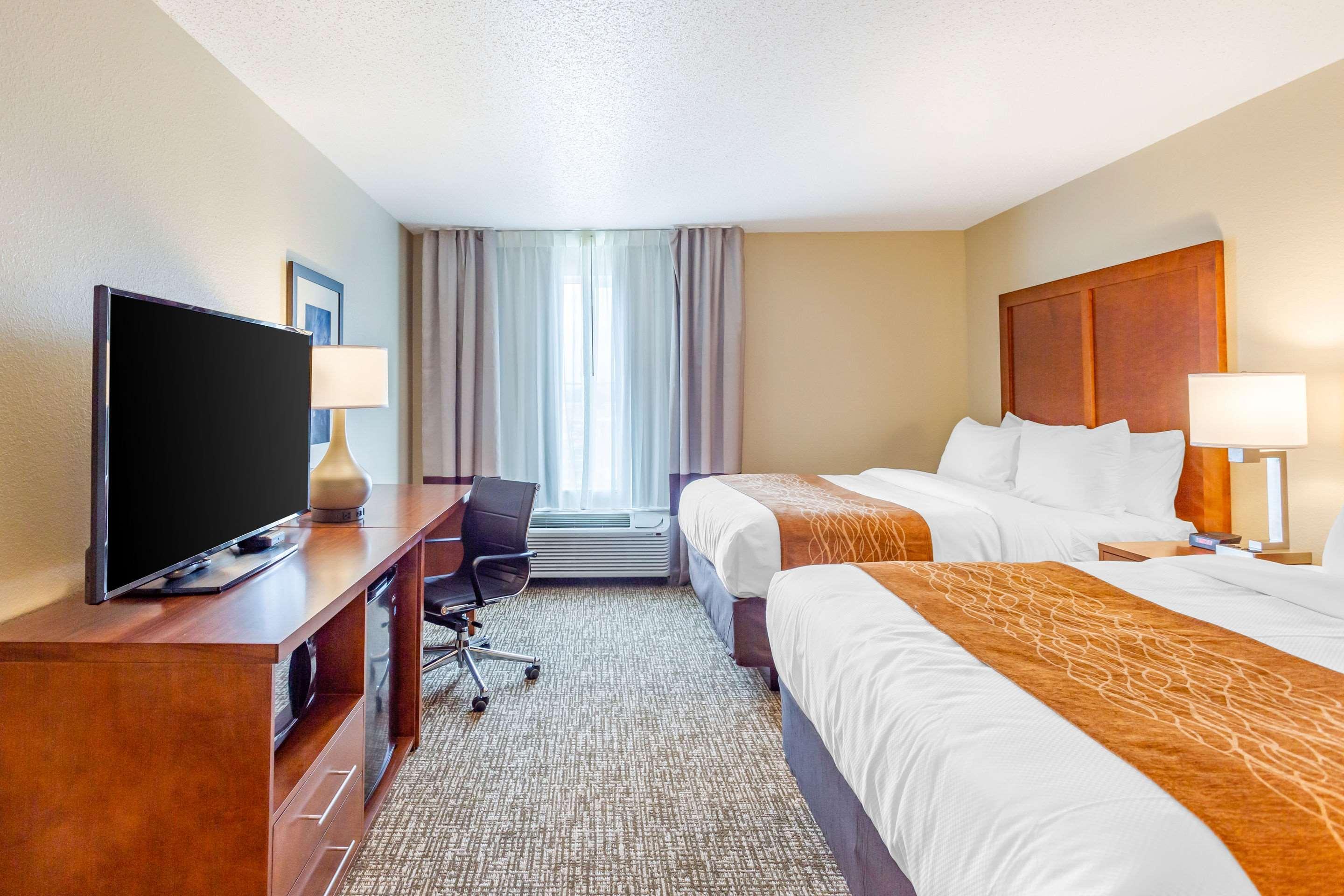 Comfort Inn Dekalb - Adjacent The University المظهر الخارجي الصورة
